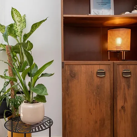Lush Botanic Oasis With A Boho Hideaway, Near Beach & Cafes-3
