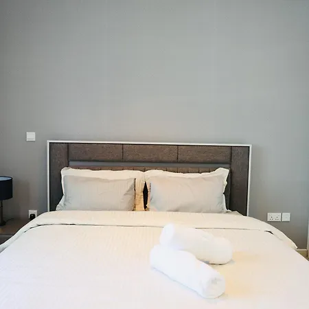 Nivis Find Spacious 3Bhk Near Metro And Burj Khalifa-2