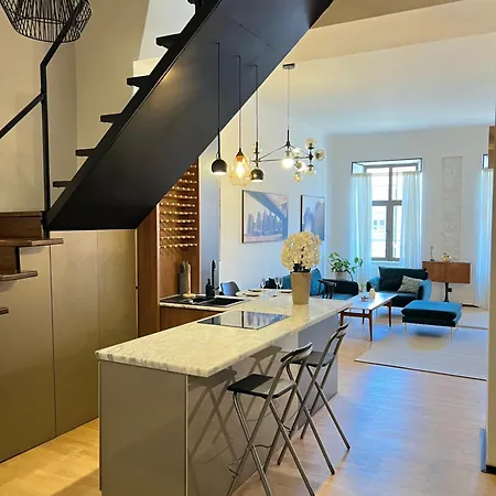 Central Luxury Apartament-3