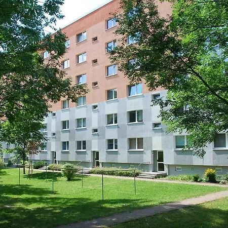 3-Raum-Ferienwohnung mit Balkon, Straßenbahnlinie 5 fußläufig erreichbar, WLAN-3