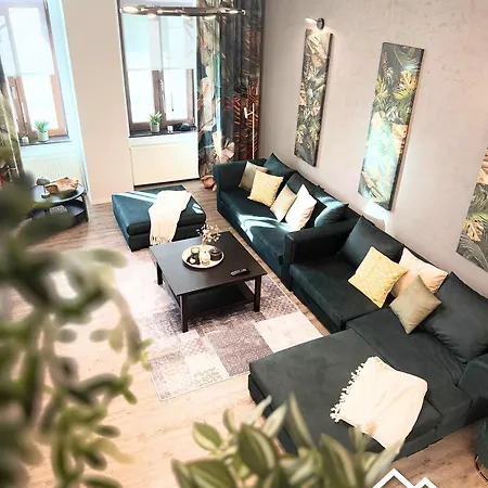 Vok Luxury Home I Tropical Living I 2 Levels Loft-2