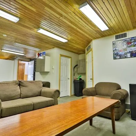 Dog Friendly Home On Ski Hill With Hot Tub By Stayin-2