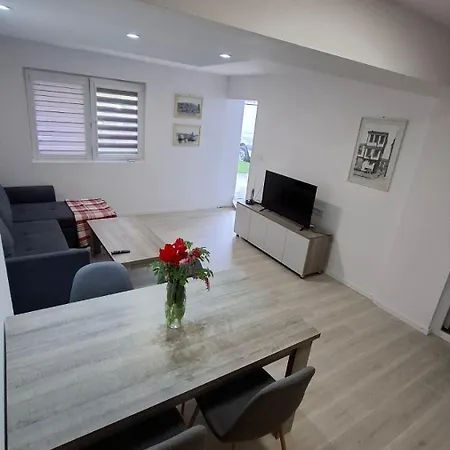 B&L Apartment-3