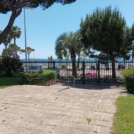 Studio Avec Terrasse Dans Residence En Face De La Mer Et Parking Privatif- Cannes Midi-2