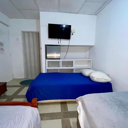 Amplia Habitacion Privada Cerca Del Aeropuerto-2