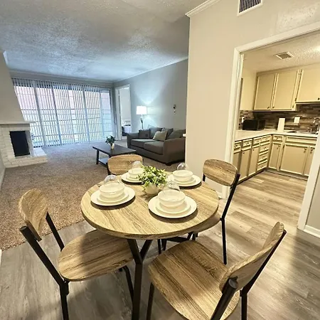 Relaxing Bay Area Stay Near Houston Attractions-2