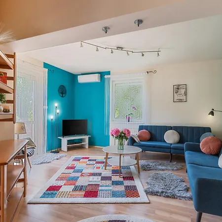 Kiraly Csaladi Apartman- Royal Family Apartment #Freegarage-2