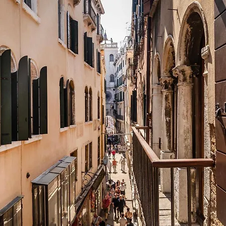 Torre Dell'Orologio Apartment By Bricola Apartments-2
