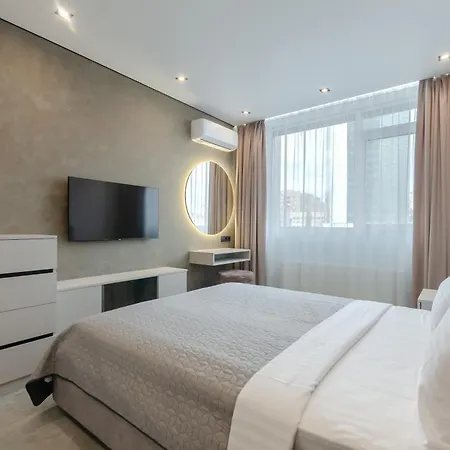 7-13 Manhattan, Beresteiskyi 11, Kyiv, Politekh Metro Nearby, Stunning City View, 15 Kw Backup Power, Petrovdom Apartment-3