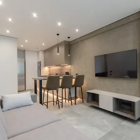 7-13 Manhattan, Beresteiskyi 11, Kyiv, Politekh Metro Nearby, Stunning City View, 15 Kw Backup Power, Petrovdom Apartment-2