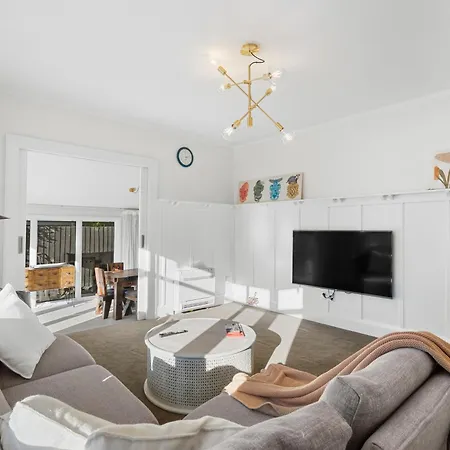 City Calm Retreat And A Peaceful Family Haven-3
