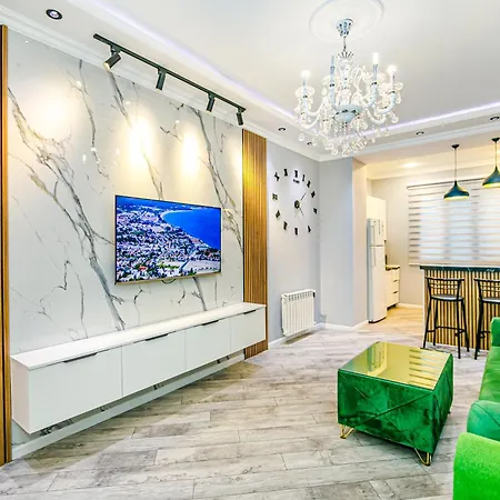 Sahil Skyline Suite Apartment By Baku Housing-2