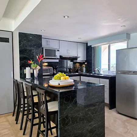 Modern Penthouse, Beautiful Ocean View, Cancun-3
