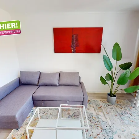 3-Raum-Ferienwohnung mit Balkon, Straßenbahnlinie 5 fußläufig erreichbar, WLAN-2