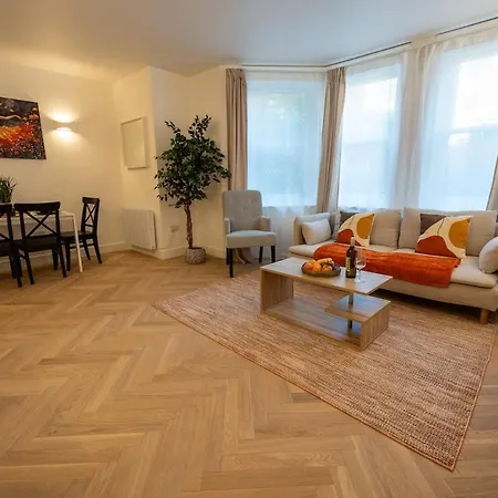 The Beach Way- Specious Apt-3