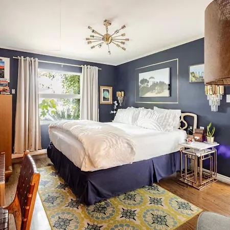 The Vine Studio City - Cal King - Private Entrance-3