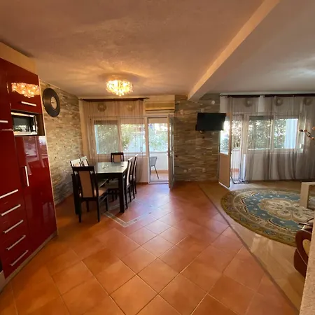 Centerside Apartment-2