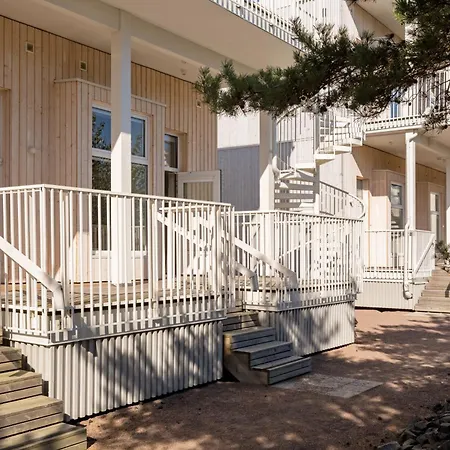 Waterfront Cabins Studio Apartments-3