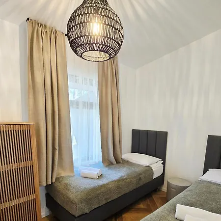 Fly House Leba-2