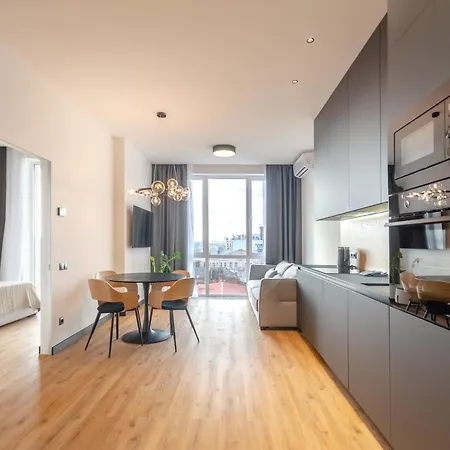 Ддд! 7-180 Yaroslaviv Grad, Bulvarno Kudriavska 17, Kyiv Centre, Golden Gate Metro Nearby, Fantastic City View, 15 Kw Backup Power, Petrovdom Apartment-2