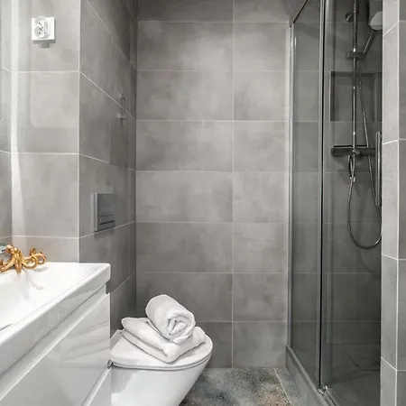 Nowy Swiat Suite-2