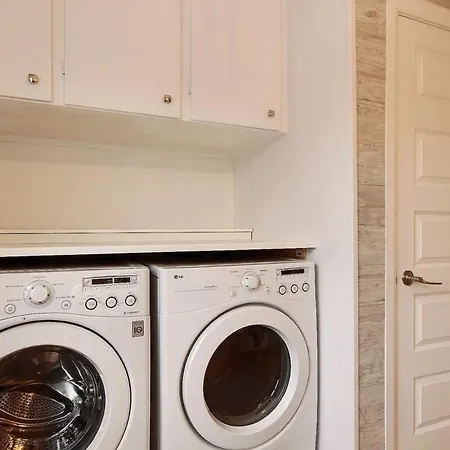 City Center Charming River View Ac Free Parking-2