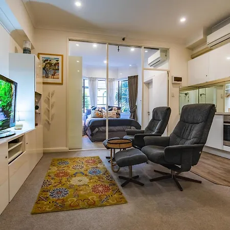 Long-Term Listing - Oversized Potts Point Studio-3