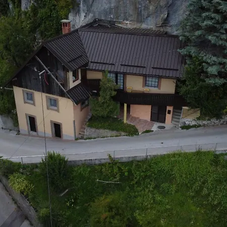 Mountain Rock Apartment-2