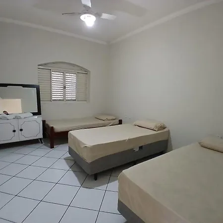 Apto 1 Com Varanda Em Aparecida 5Min Do Santuario Nacional-3