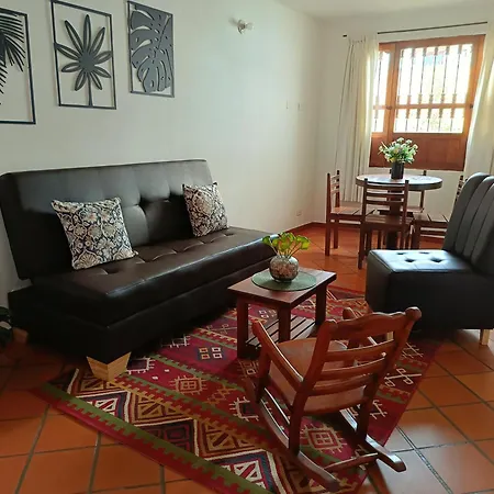 Apartamento Turistico Familiar Con Parqueadero A 4 Cuadras De La Plaza-2