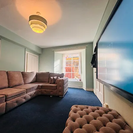 Entire Flat In Edinburgh, City Center, For The Fringe-2