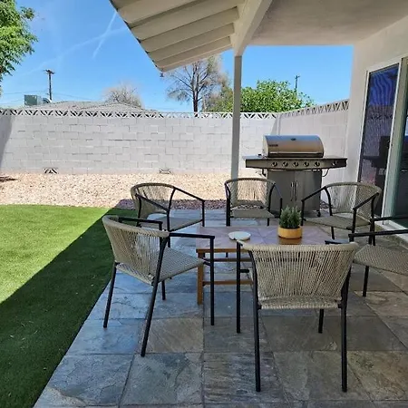Stylish 4Br Oasis - Luxe Backyard Bbq-2