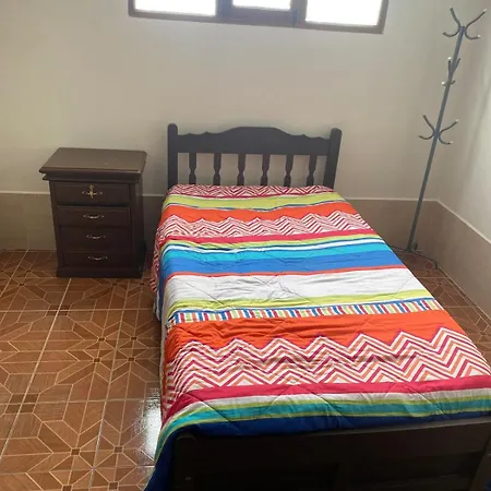 Comodo Apartamento En Casa Familiar-2