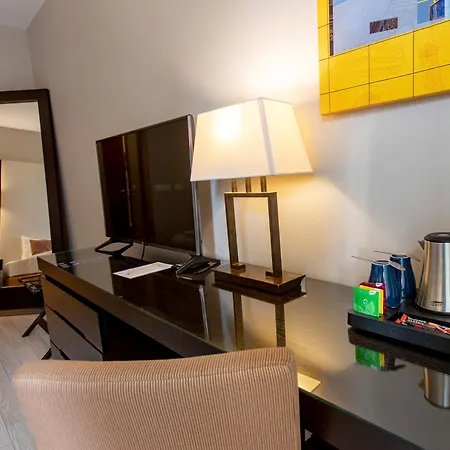 Lion'S Garden Hotel-3