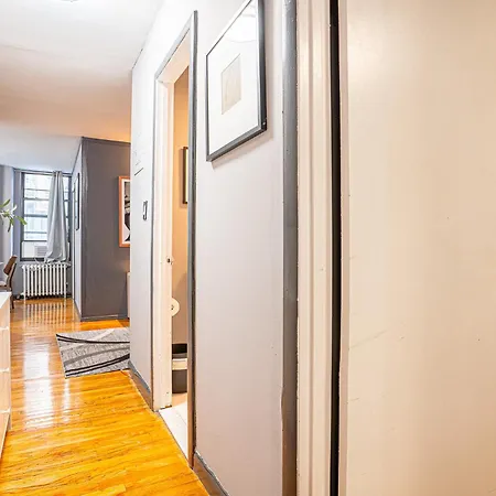 Stylish 3Bd Near Empire-2