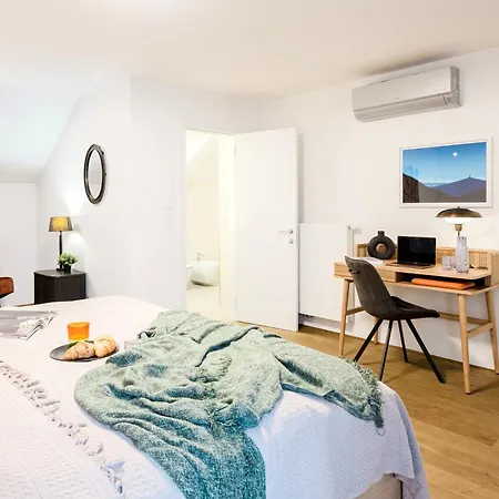 Prague Days - Two-Bedroom Maisonette With Ac And Terrace With Grill In Vinohrady-3