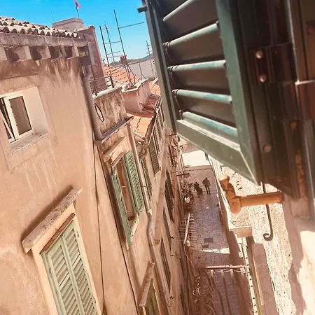 Luxe Loft 3Br Apartment With Beautiful View By Irundo-2