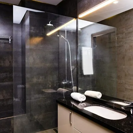 Elegant 2Br L 2Ba Apartment In Central Yerevan Near Seasons Park-2