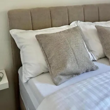 Apartments Fortuna - Studio Apartment With Balcony-2