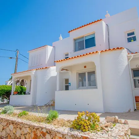 6 Centeanes - Clifftop Apartment, Sea Views And St-2