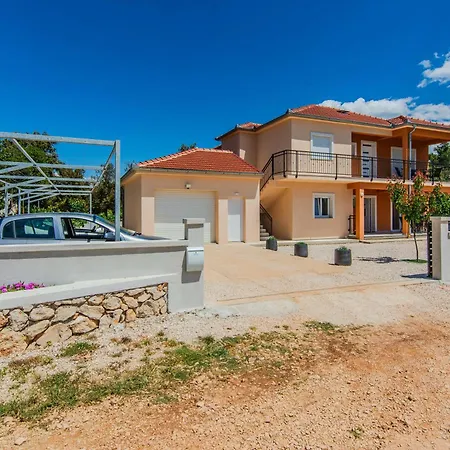 Holiday House Calma-2