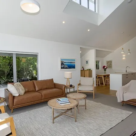 Matai Cottage And Studio-2