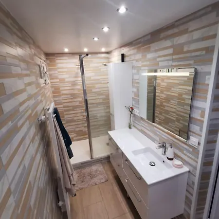 Appartement 6 Personnes Au Calme Montolivet, Proche Dome, L2-3