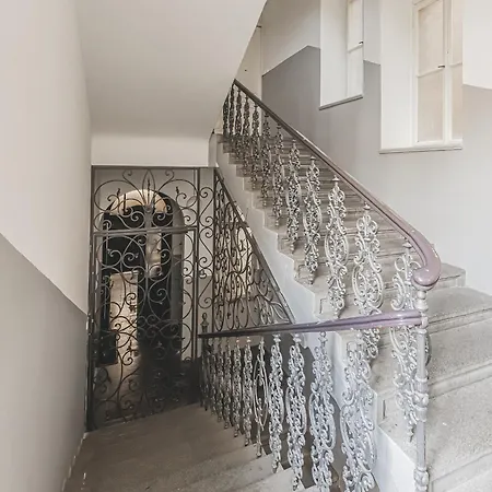 Walk To Old Town Flat, Kitchen, New Bathroom-3