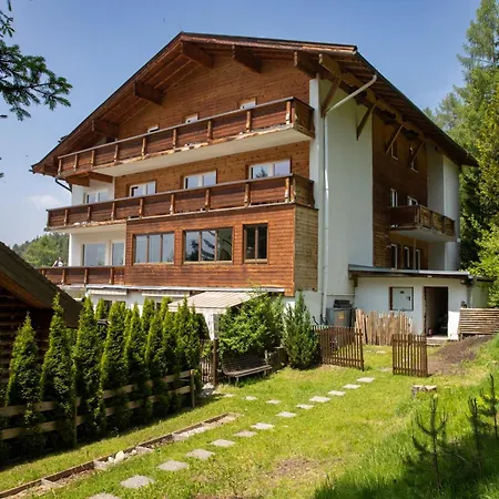 Hotel Pension Tyrol-3