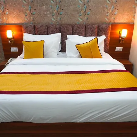 Hotel Relax Suites Fng Expresway 63 Noida-3