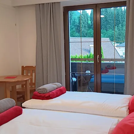 Haus Huber Zimmer und Apartments-3