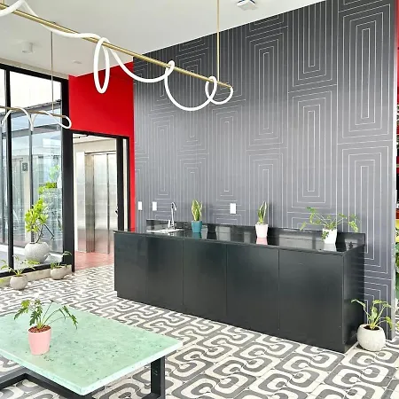Luxurious 9Th Floor Apartment-3