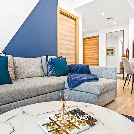 Stunning Luxury 1Br - Modern With Pool View - Jvc-2