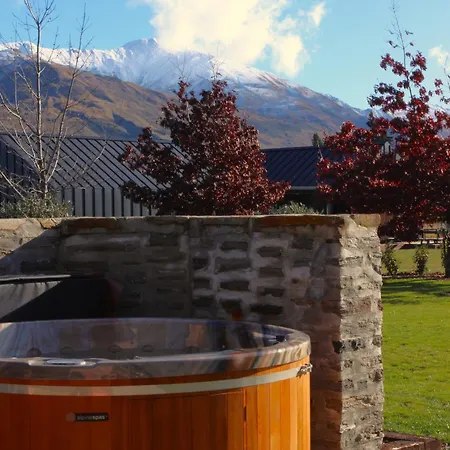 Wanaka Mountain View-2